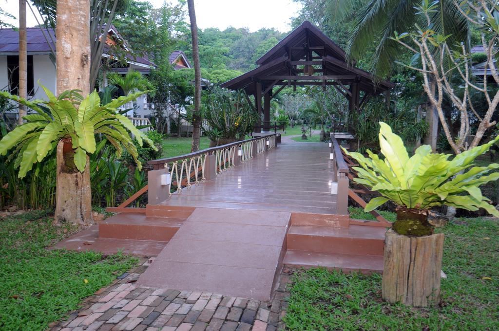 Clean Beach Resort Ko Lanta Buitenkant foto