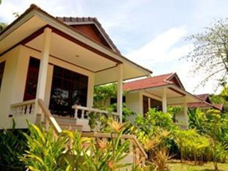 Clean Beach Resort Ko Lanta Buitenkant foto